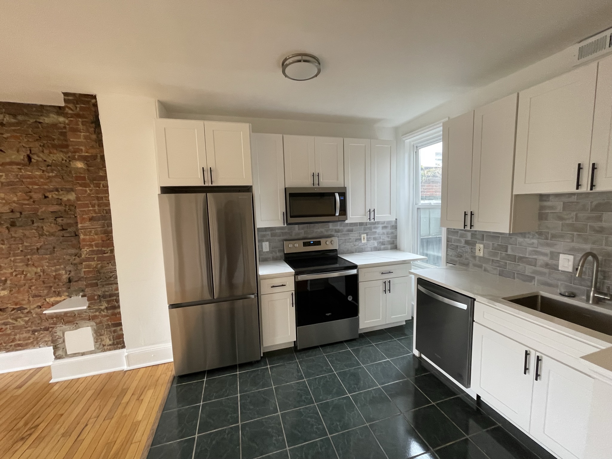 325 Green Street - 3